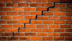 Primijetili ste pukotinu iznad vrata? Evo kako procijeniti je li opasna