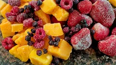 Ponekad smrznuto voće može biti korisnije od svježeg — evo zašto