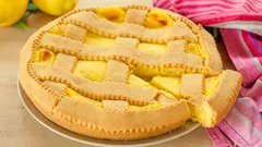 Crostata s limunovom kremom – hrskavo lisnato tijesto i glatki nadjev koji se drži zajedno kad ga narežete