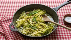 Gusta rižina juha sa savojskim kupusom – na neapolitan način koja će vas zasititi