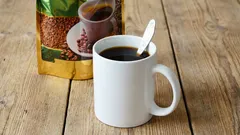 Topiva kava na prazan želudac – navika milijuna. Što je važno znati o njezinim posljedicama?