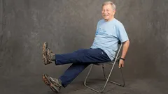 Zagrijavanje na stolcu za osobe starije od 65 godina: 20 minuta za opuštanje vrata, leđa i kukova